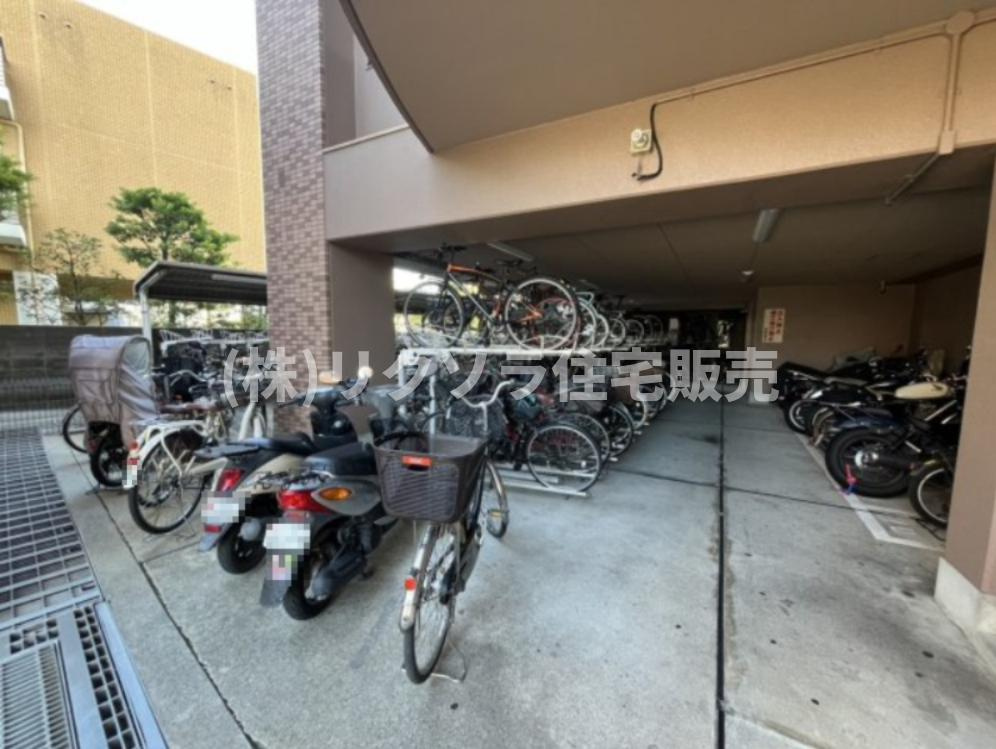 ランフォルセ香里園の駐輪場|■物件内覧・資金計画相談・住宅ローン相談、リフォーム相談、お問合せ受付中■
※当日・翌日のご内覧、ご相談はお電話でのお問合せがスムーズです！