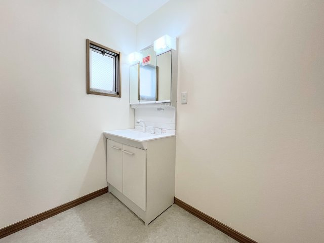 郡山市富久山町福原字水尾沢の独立洗面台