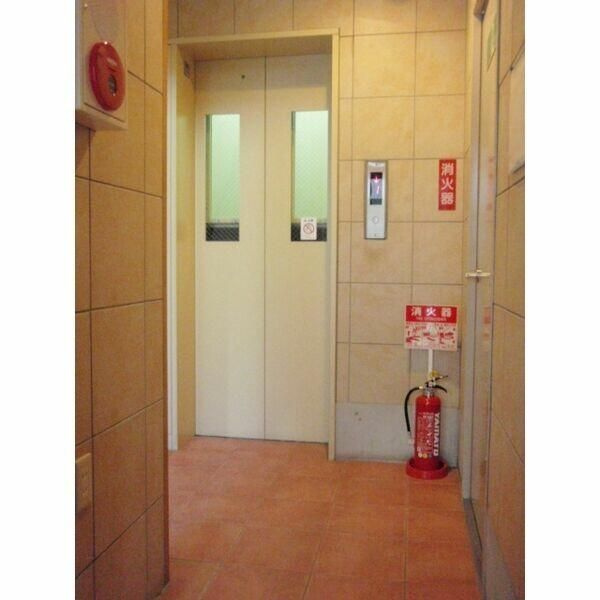 ディスポワールのロビー