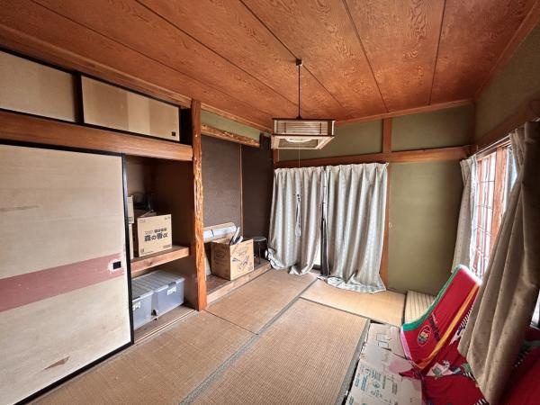 八戸市下長３丁目の洋室|【リフォーム前】1階7帖洋室にリフォームする予定のお部屋の別アングルの写真です。