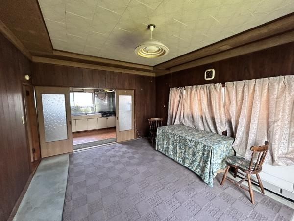 八戸市下長３丁目の内観：施工例|【同仕様画像】新品交換予定のキッチンは幅約255cmと広々しています。