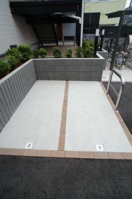 【駐車場】 | リブリ・南与野 | 駐車場に車を止められます