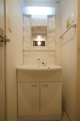 【洗面所】 | リブリ・プリムヴェール | 脱衣スペースもあります