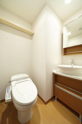 【洗面所】 | リブリ・ストラダーレ | 明るい洗面所です