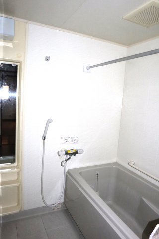 コスモグランディ通町の浴室
