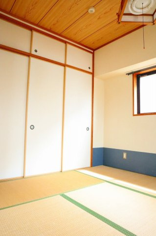 コスモグランディ通町の和室