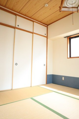 コスモグランディ通町の和室