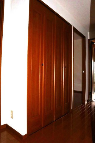 コスモグランディ通町の収納|廊下収納