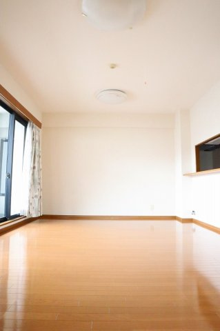 コスモグランディ通町の居間・リビング