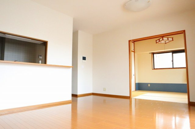 コスモグランディ通町の居間・リビング