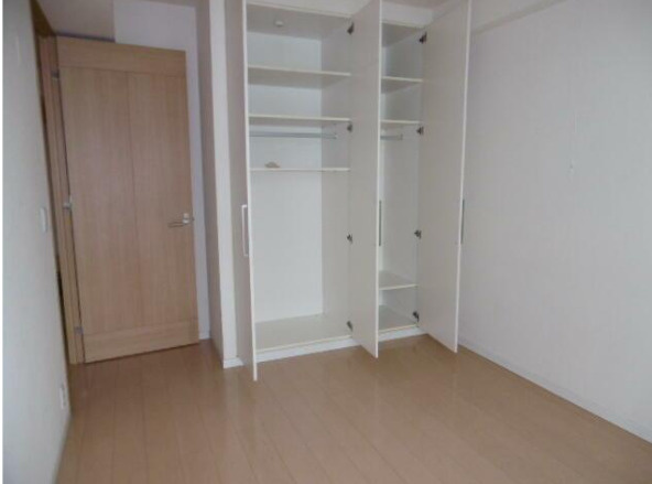 フェーズ・コート175　常時ゴミ出し可　宅配BOX　振分の収納