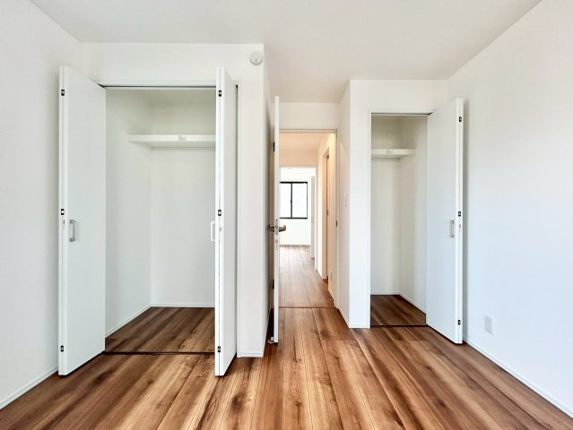 豊島区長崎2丁目　新築戸建の洋室|全居室２面採光のため、日差しが差し込む明るいお部屋です！

ご内見希望・資料請求などお気軽にお問い合わせ下さい！
03-5990-5201