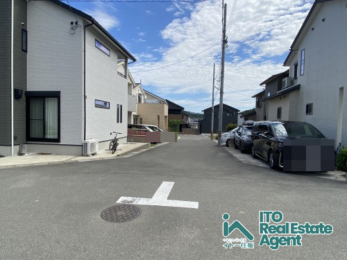 上賀茂中山町 未入居戸建(10号地)の前面道路含む現地写真