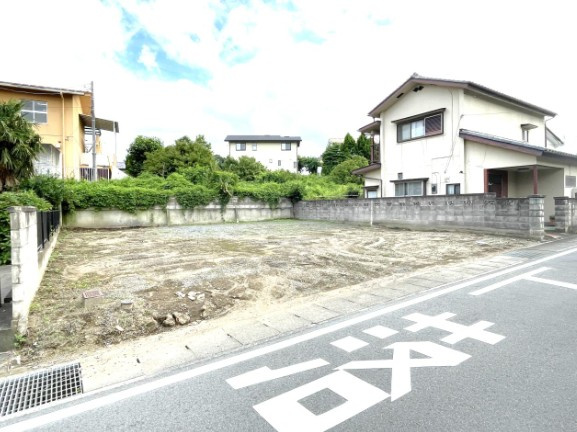 群馬県高崎市八幡町　売地の前面道路含む現地写真