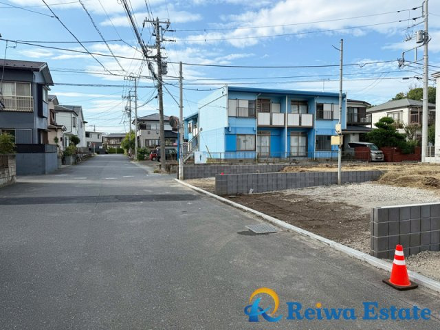 新築戸建　茅ヶ崎市甘沼の前面道路含む現地写真