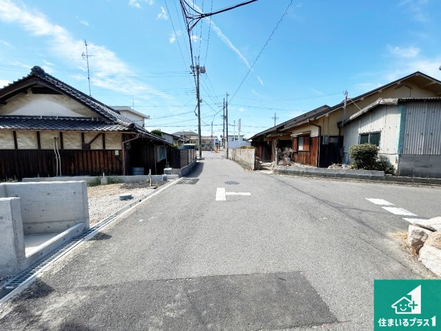 岸和田市極楽寺町　新築一戸建ての前面道路含む現地写真|周辺は落ち着いた街並みの住宅地！子育てがしやすい住環境です！まだ未完成ですが、現地でしかわからない事もございます。是非一度ご覧ください。