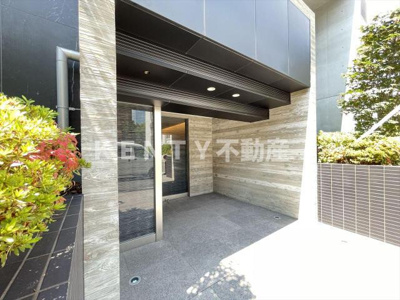 【エントランス】 | スカイコートグランメゾン御殿山 | 落ち着いたエントランスです