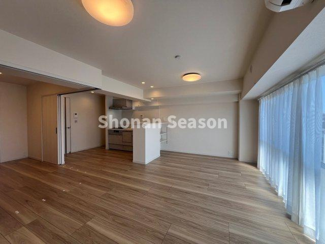 【居間・リビング】 | 地上１０階建て５階部分！より良い眺望が望めますよ♪