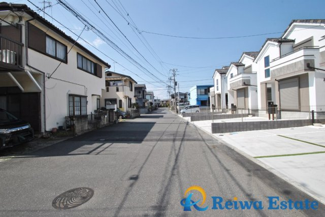 新築戸建　茅ヶ崎市甘沼の前面道路含む現地写真