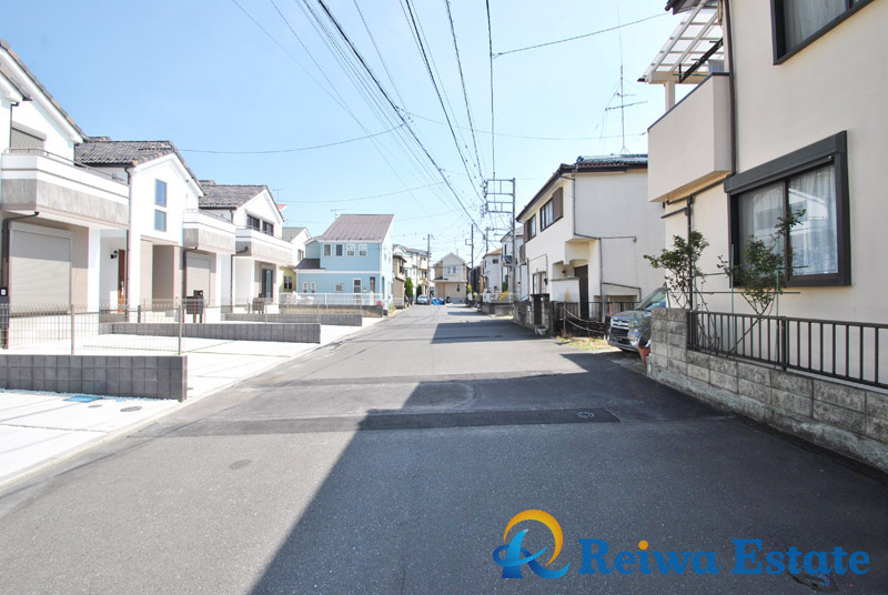 新築戸建　茅ヶ崎市甘沼の前面道路含む現地写真