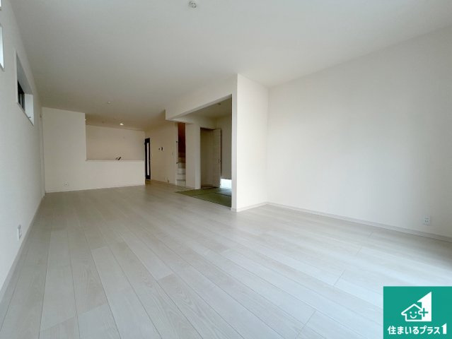 岸和田市極楽寺町　新築一戸建ての前面道路含む現地写真|周辺は落ち着いた街並みの住宅地！子育てがしやすい住環境です！まだ未完成ですが、現地でしかわからない事もございます。是非一度ご覧ください。