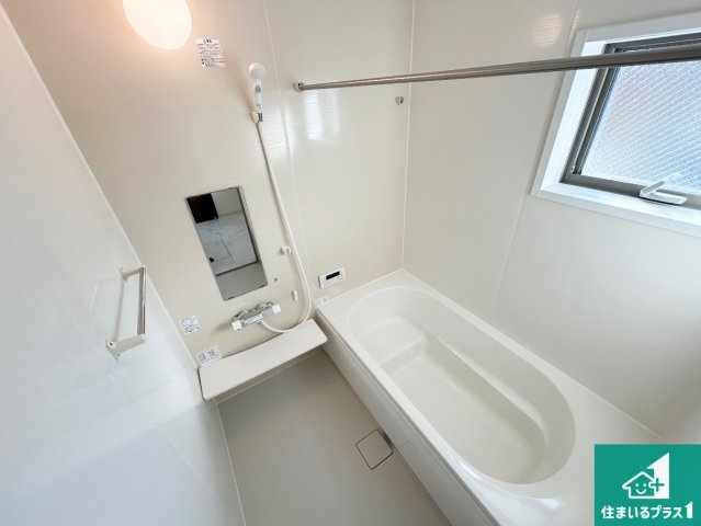 岸和田市極楽寺町　新築一戸建ての前面道路含む現地写真|周辺は落ち着いた街並みの住宅地！子育てがしやすい住環境です！まだ未完成ですが、現地でしかわからない事もございます。是非一度ご覧ください。