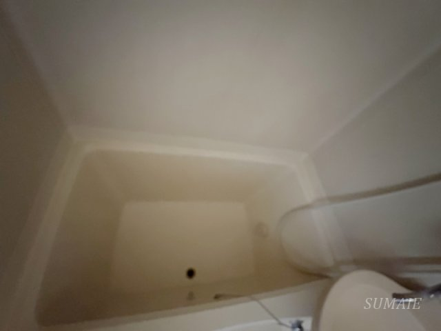 ハイツマコトAの浴室|追い焚きつきのバスタブです☆