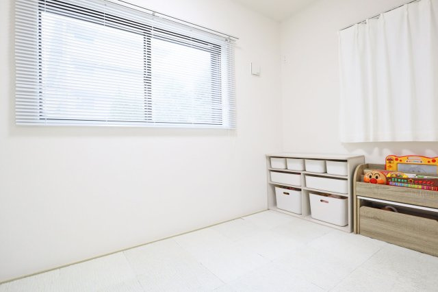 洲本市上物部 戸建ての和室|和室 4帖
※家具・家電・什器は付帯しません。