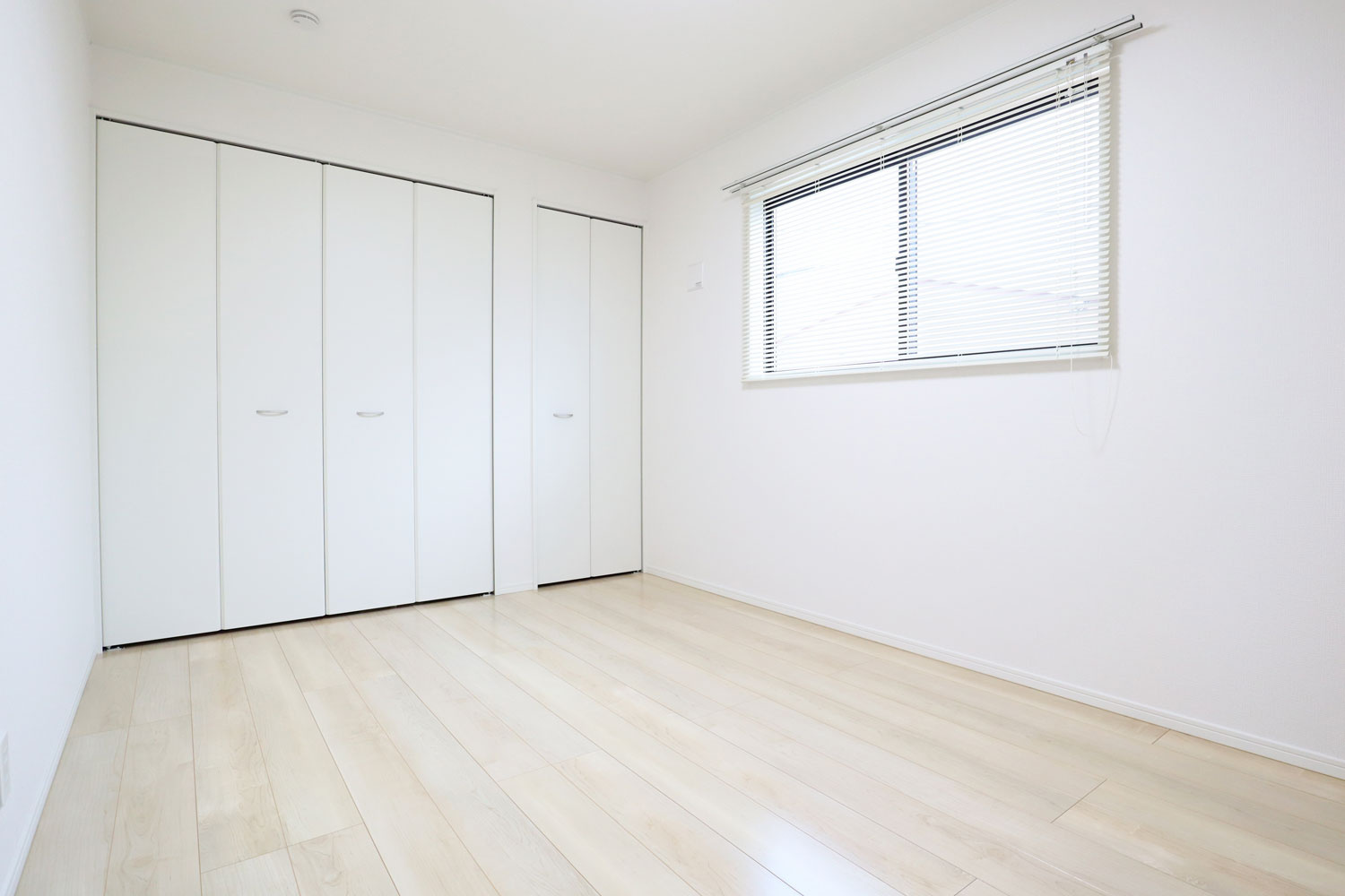 洲本市上物部 戸建ての内装|洋室 約7.2帖