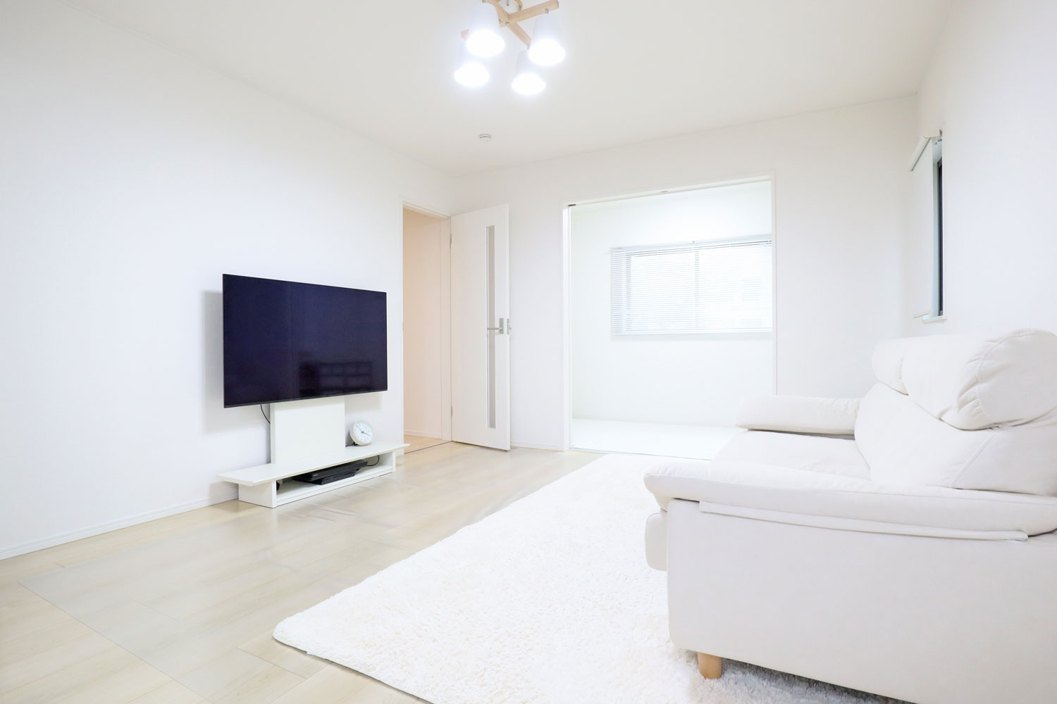 洲本市上物部 戸建ての居間・リビング|リビングダイニング
※家具・家電・什器は付帯しません。