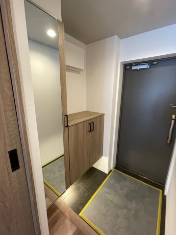 グランイーグル川崎東Ⅱの玄関|明るい玄関です