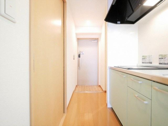 EbyU新大阪の玄関