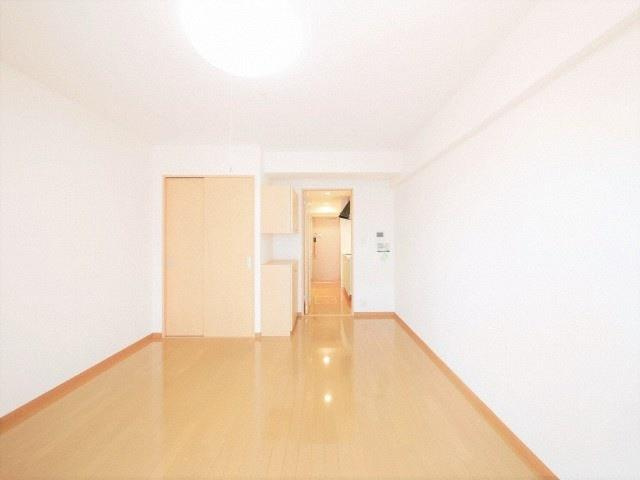 EbyU新大阪の居間・リビング