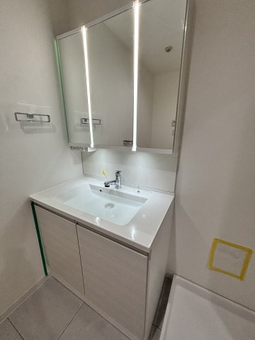 リヴェリエ大宮日進の独立洗面台|独立洗面台、小物を置くことができて便利です