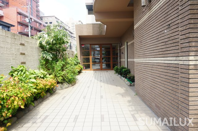 熊本市中央区船場町下１丁目の賃貸マンションのエントランス