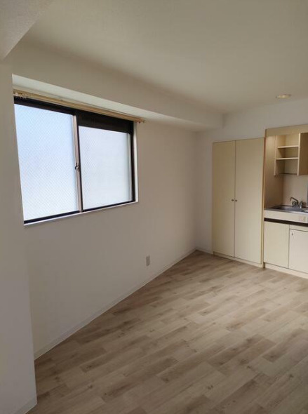 レザン池尻　ペット相談　オートロック　防犯カメラ　の居間・リビング