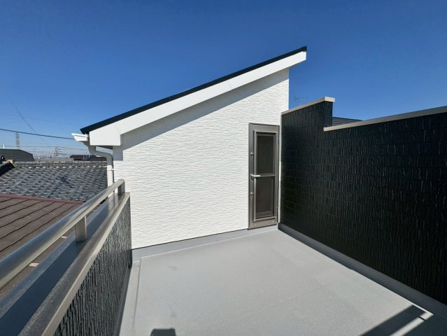 川越市宮元町中古戸建のその他|5.2帖のルーフバルコニー付き♪家庭菜園やお子様用のプール等さまざまな用途でお使いください♪