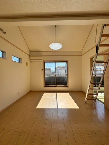 川越市宮元町中古戸建の居間・リビング