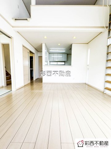 川越市宮元町中古戸建の居間・リビング