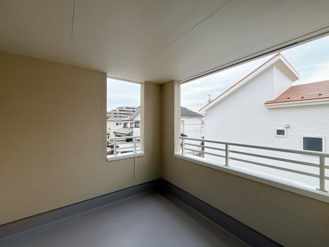 深谷市東方　新築分譲住宅　全４棟のバルコニー