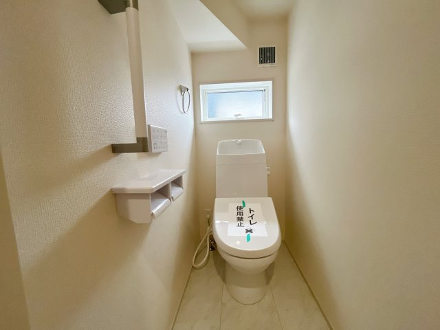 深谷市東方　新築分譲住宅　全４棟のトイレ