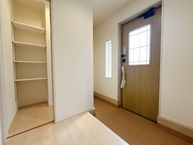 深谷市東方　新築分譲住宅　全４棟の玄関