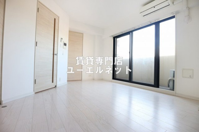 【居間・リビング】 | サムティ江坂レガーロ | ゆったりとくつろげる、落ち着きのある居室空間です