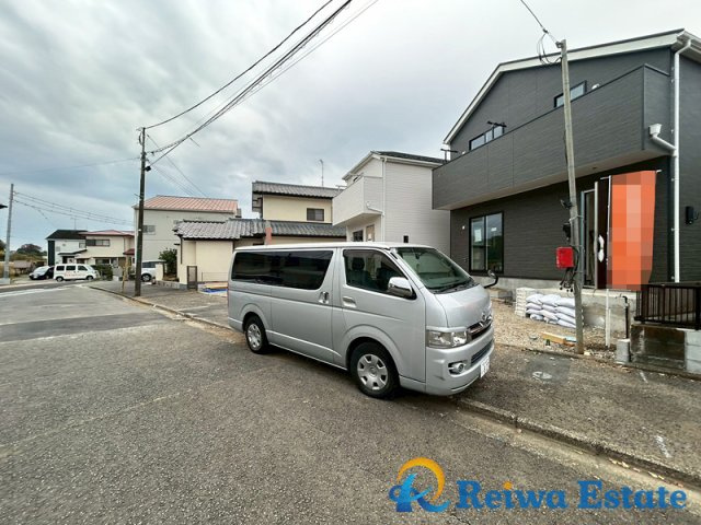 新築戸建　高座郡寒川町岡田8丁目の前面道路含む現地写真