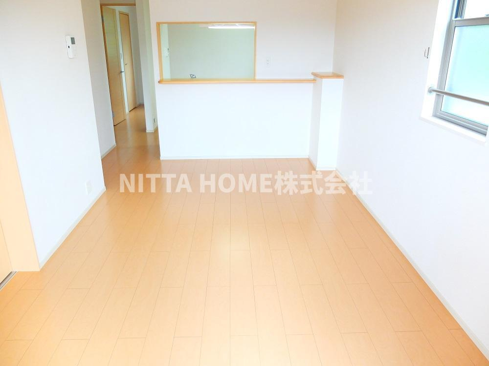 プロムナードの居間・リビング|リビングは広々12.4帖☆