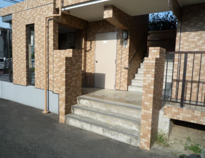 【エントランス】 | ハンプトンコート