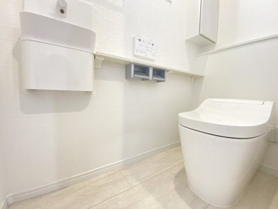 【トイレ】 | 嘉手納屋良（全6棟）3号棟 | 3号棟　タンクレストイレ♪独立型手洗い場付き♪