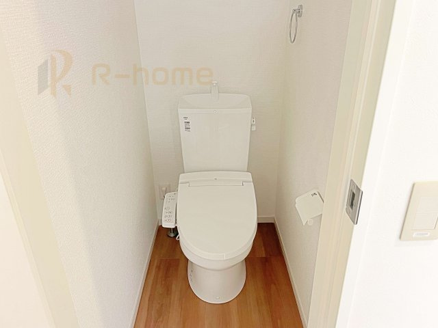 常陸太田市馬場町2期　新築戸建て　1号棟のトイレ|温水洗浄便座付きのトイレ。
トイレが２ヵ所設置で朝の忙しい時間でも安心です。