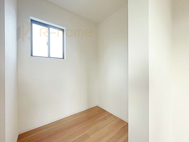 常陸太田市馬場町2期　新築戸建て　1号棟のその他|主寝室に使い勝手の良いフリースペース！収納やワークスペースなどライフスタイルに合わせて活用できます！