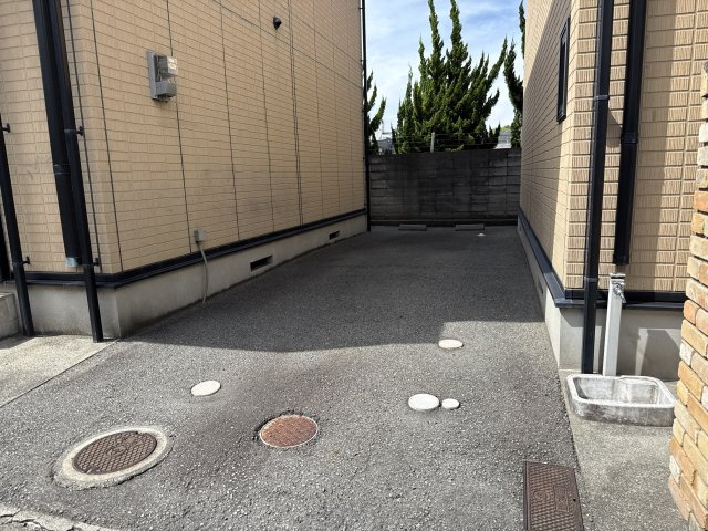 前田メゾネット C棟の駐車場